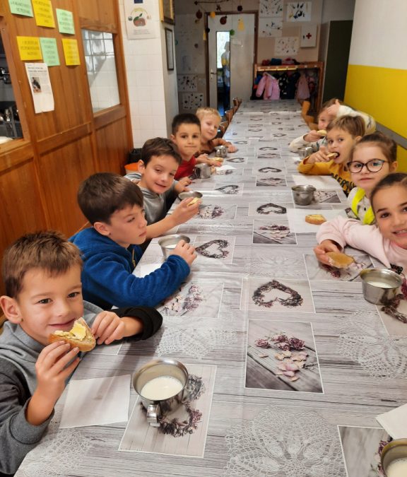 Tradicionalni slovenski zajtrk na Prihovi