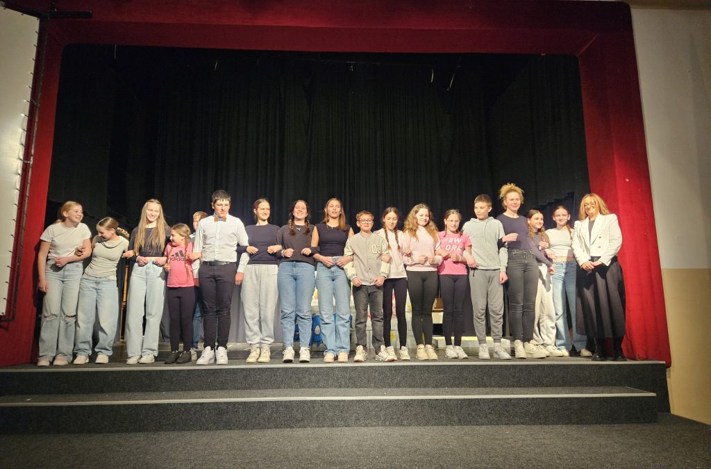Spletna Micka navdušila na srečanju dramskih skupin